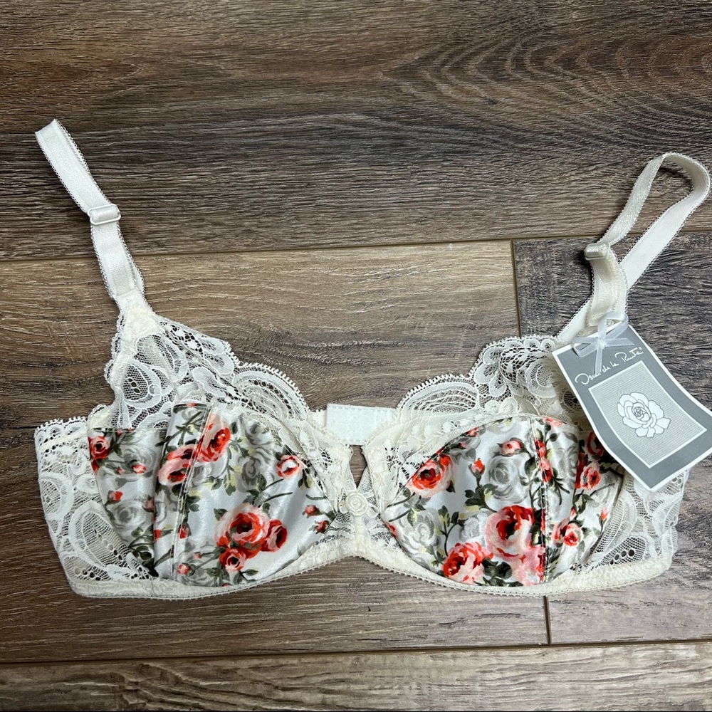 💔sold 💔Vintage floral and lace Oscar de la Renta Bra 34B with tags